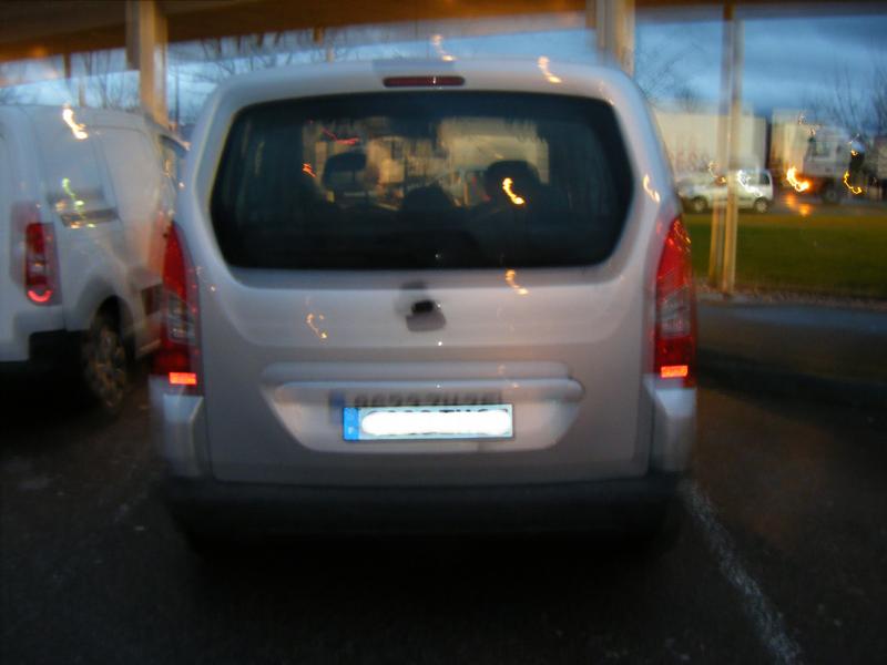 http://www.forum-peugeot.com/Forum/mesimages/18005/Peugeot Partner arriere.jpg